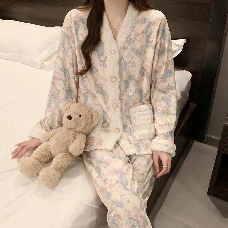 German Velvet Warm Pajamas Women Autumn Winter 2026 New Long Sleeve Long Pants Sweet Style Floral Loungewear Loose Set · Wholesale · OEM · Worldwide Shipping - View 2