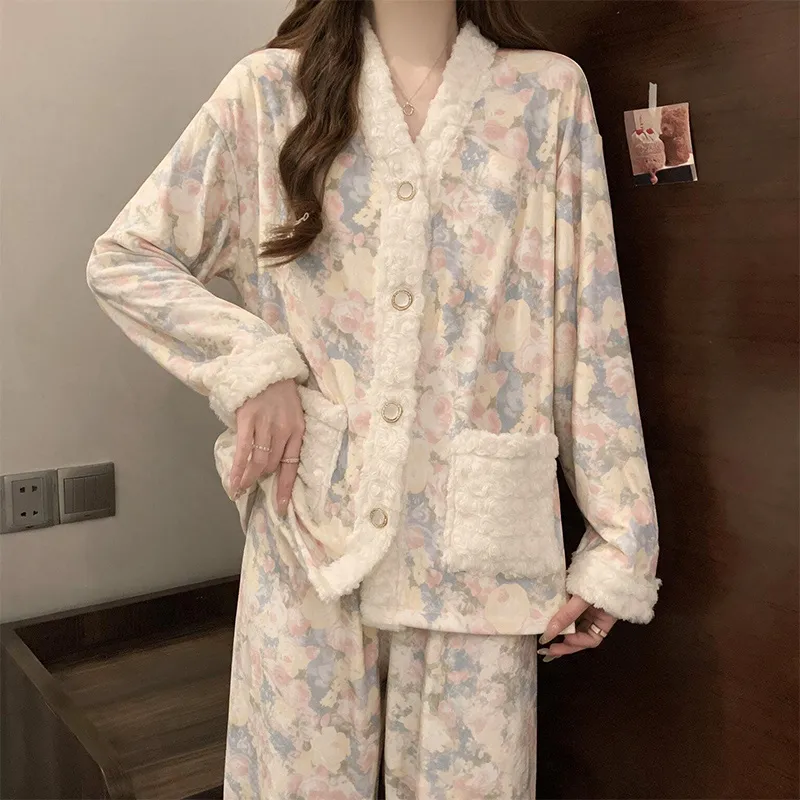 German Velvet Warm Pajamas Women Autumn Winter 2026 New Long Sleeve Long Pants Sweet Style Floral Loungewear Loose Set · Wholesale · OEM · Worldwide Shipping