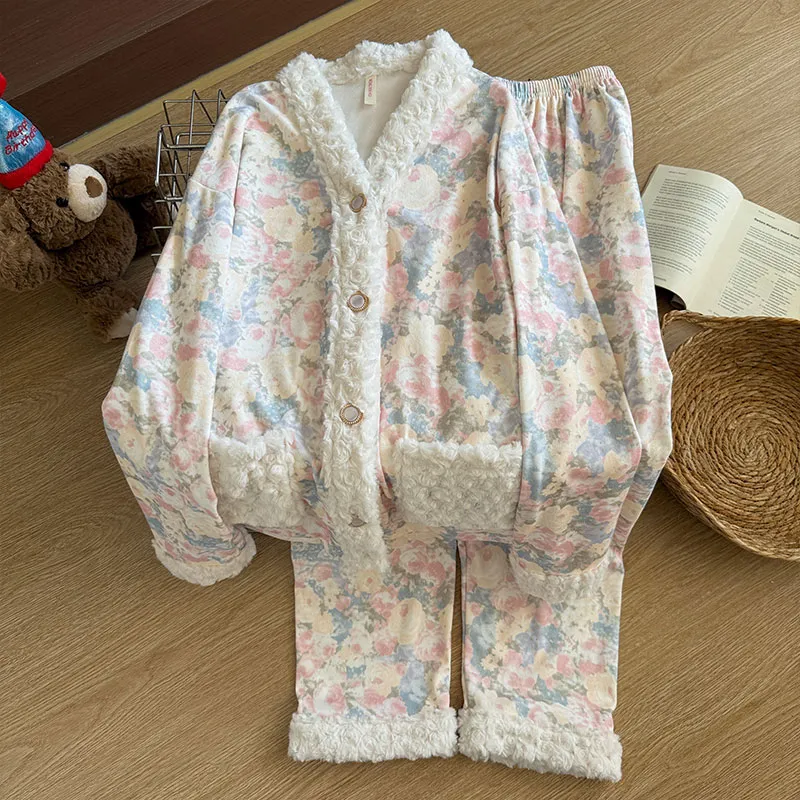 Pyjama de nuit chaud en velours polaire pour femme Automne Hiver 2026 Nouveauté Manches longues Pantalon long Style princesse douce et sucrée Vêtement d'intérieur Ensemble ample · Grossiste · OEM · Mondial - View 1