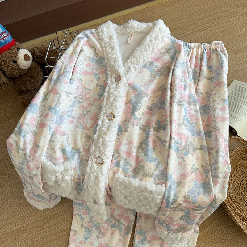 Pyjama de nuit chaud en velours polaire pour femme Automne Hiver 2026 Nouveauté Manches longues Pantalon long Style princesse douce et sucrée Vêtement d'intérieur Ensemble ample · Grossiste · OEM · Mondial - View 2