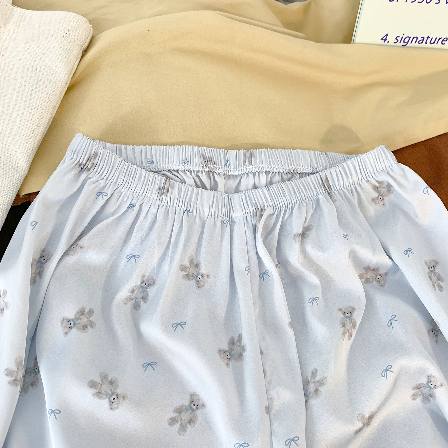 Pyjama femme haut de gamme en soie glacée bleu avec oursons cartoon, chemise à col, sensation de fraîcheur automnale, lingerie de maison luxueuse pour jeunes filles · Grossiste · OEM · Mondial - Detail 6