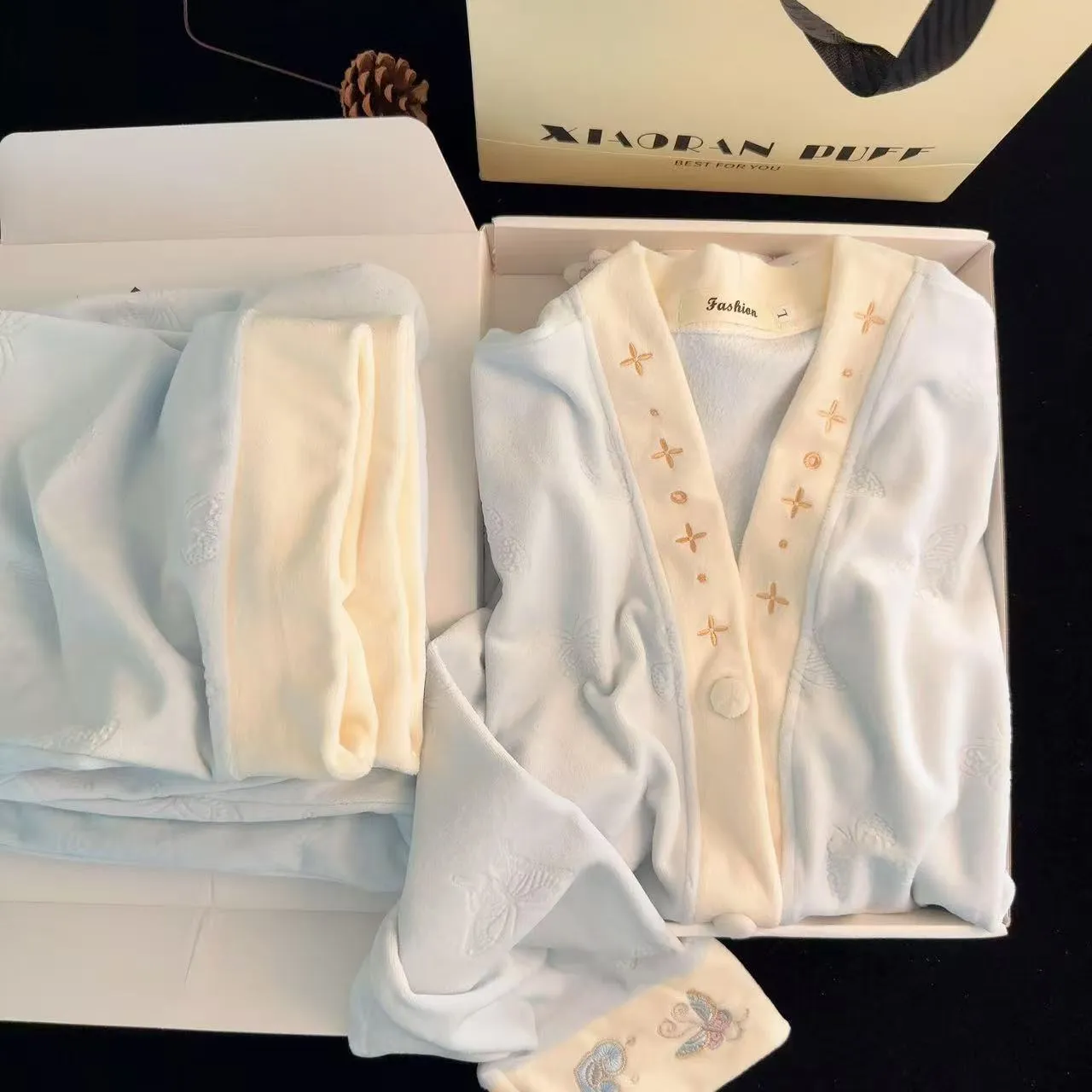 Women's Extra Thick 300g Island Fleece Pajama Set, Winter Cardigan with V-Neck and Long Sleeves, Warm Wearable-Outside Loungewear · Wholesale · OEM · Worldwide Shipping - View 1