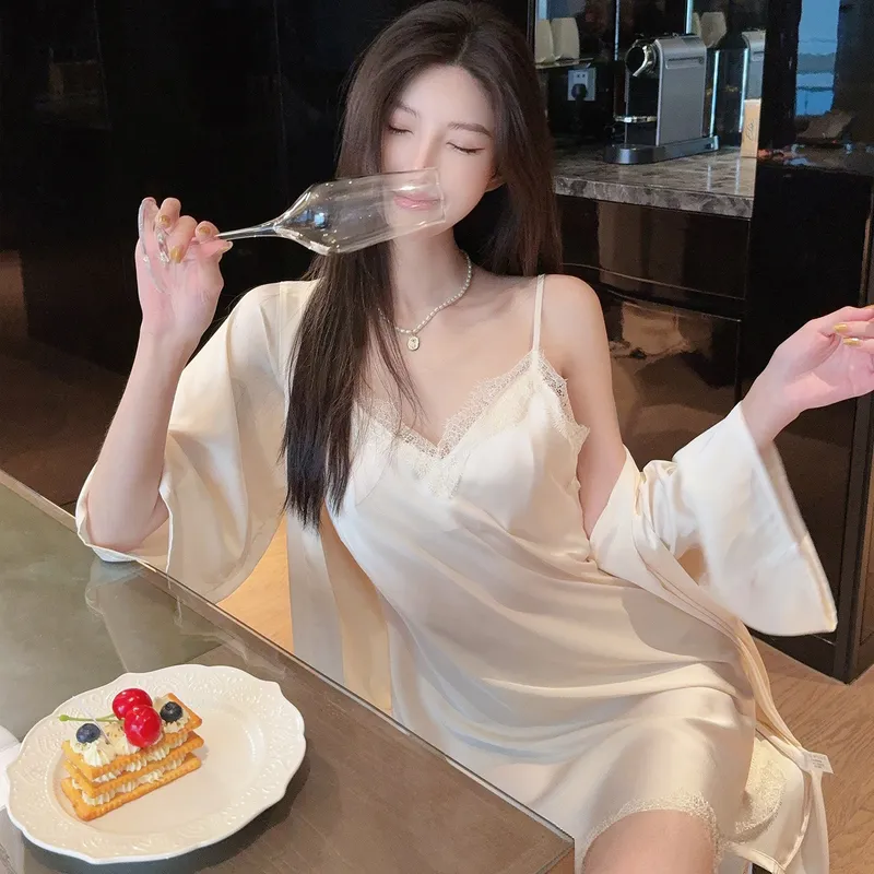 백리스 섹시 슬링 잠옷 인플루언서 여신 순욕풍 고급 아이스 실크 새틴 레이스 프렌치 잠옷 · 도매 · OEM · 전 세계 배송 - View 2
