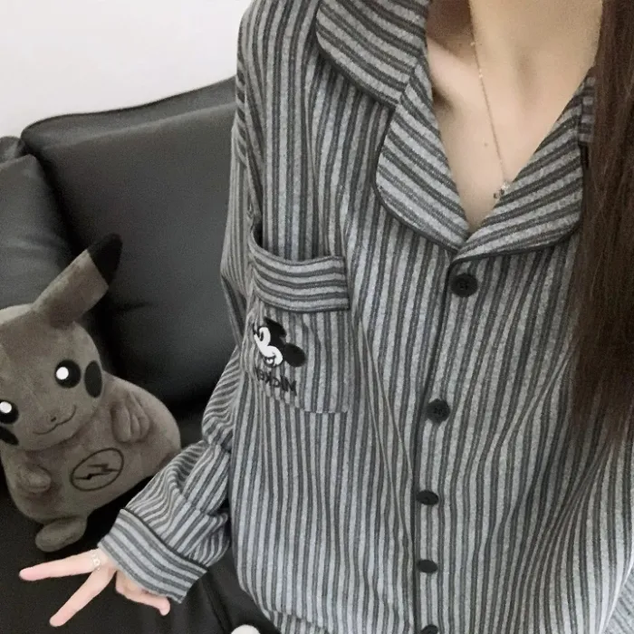 Piyama Pasangan Hangat Bergaris Mickey Versi Korea Bahan Dralon untuk Wanita Musim Gugur Musim Dingin Tebal Longgar Setelan Pria Pakaian Rumah · Grosir · OEM · Pengiriman Global - Detail 1