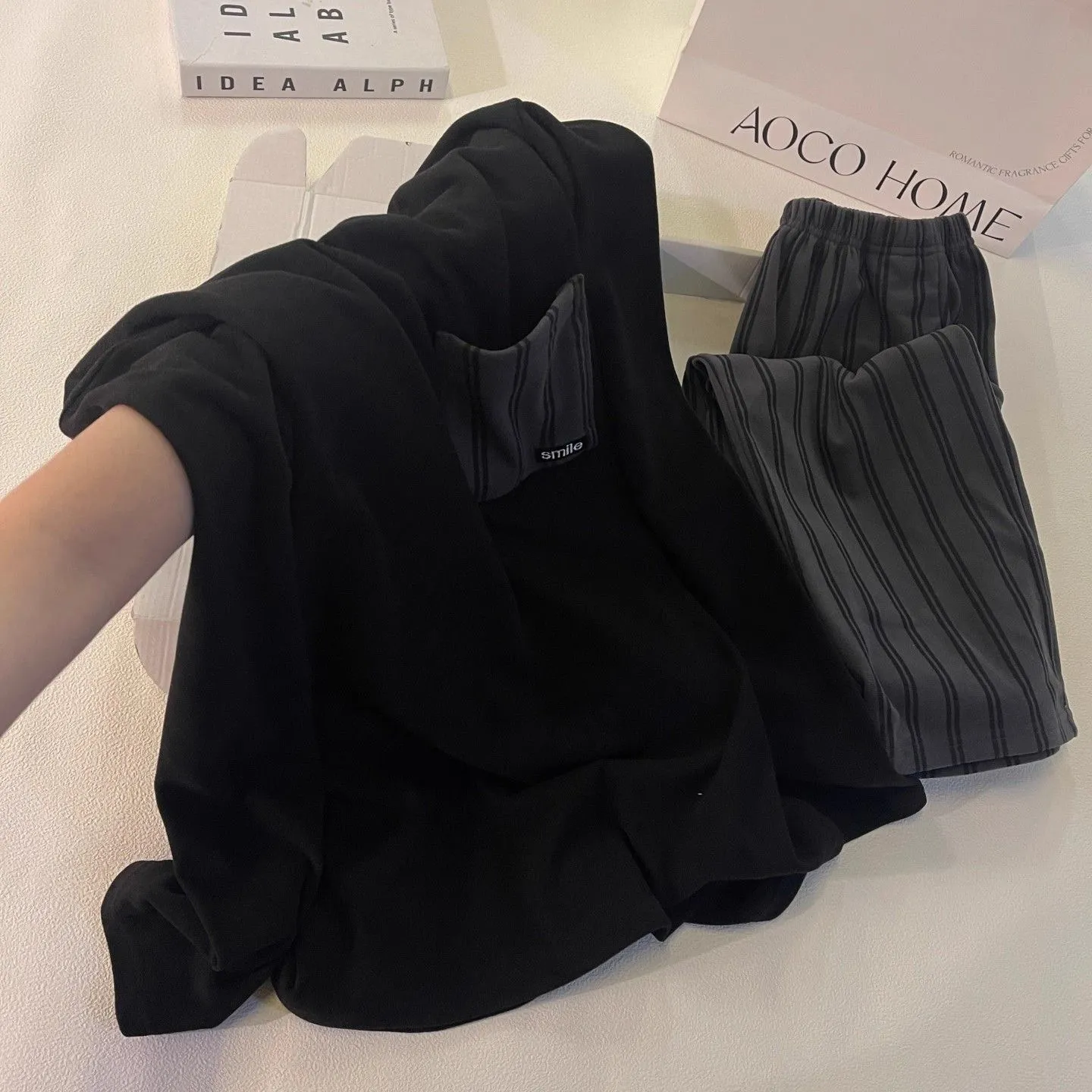 Real Shot# German Velvet Round Neck Pocket Striped Thickened Warm Pajamas Women Autumn Winter Men Plus Size Set Couple Loungewear · Wholesale · OEM · Worldwide Shipping - Detail 9