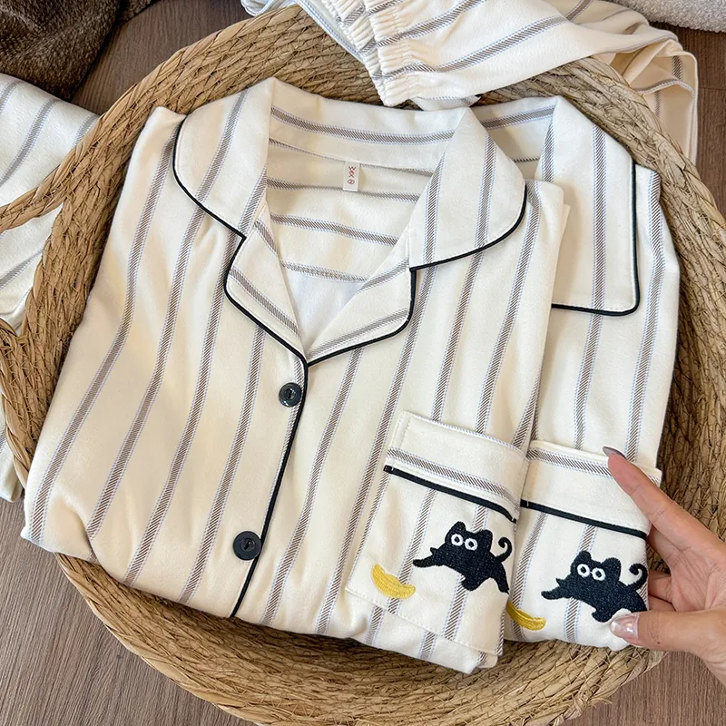 Foto asli# Piyama couple hangat tebal bahan Dralon motif kucing emas bergaris musim gugur dingin wanita pria set ukuran besar pakaian rumah · Grosir · OEM · Pengiriman Global - Detail 7