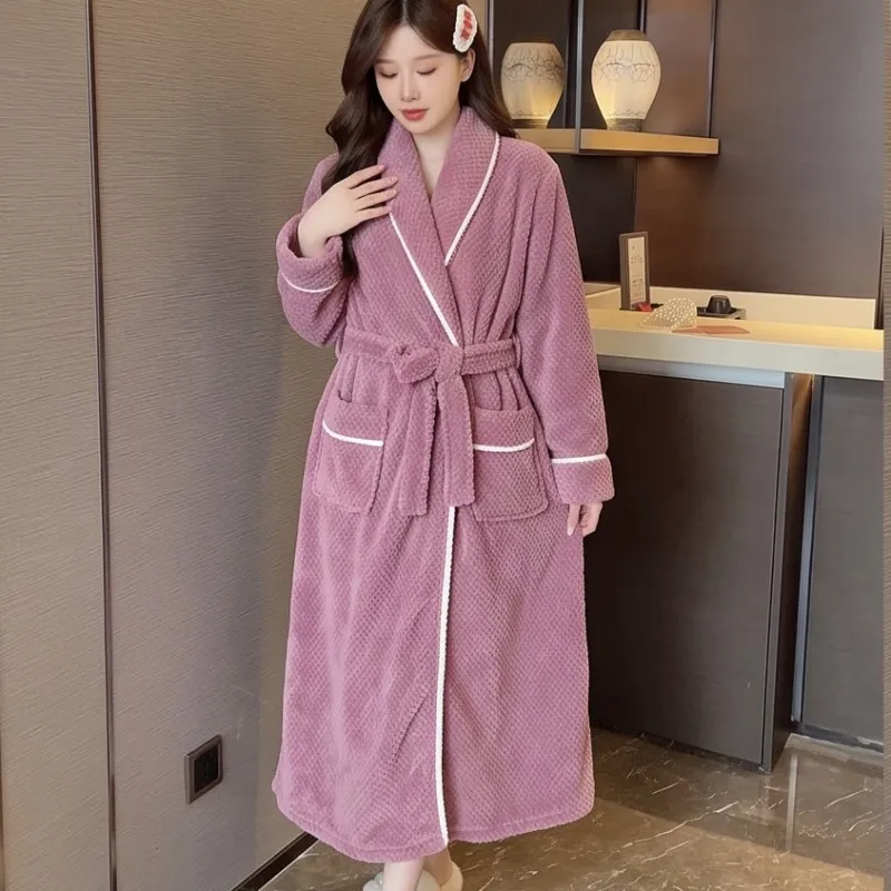 Peignoir femme automne hiver chaud flanelle bathrobe ample ceinture pyjama violet simple pur désir polaire corail · Grossiste · OEM · Mondial - Detail 1