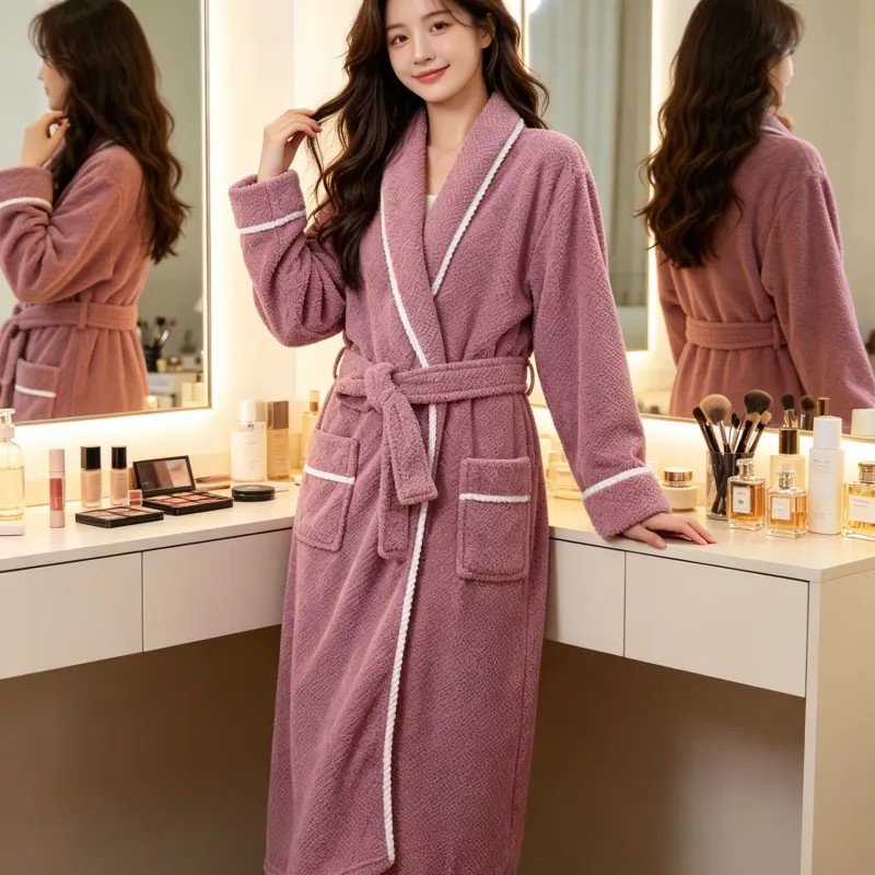 Peignoir femme automne hiver chaud flanelle bathrobe ample ceinture pyjama violet simple pur désir polaire corail · Grossiste · OEM · Mondial - View 3