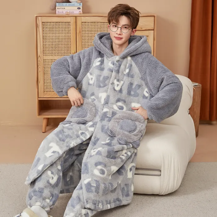 Nouveauté 2026 Ensemble de pyjama en polaire pour homme, modèle automne-hiver, robe de chambre doublée et épaissie, vêtement d'intérieur portable à l'extérieur · Grossiste · OEM · Mondial - Detail 1