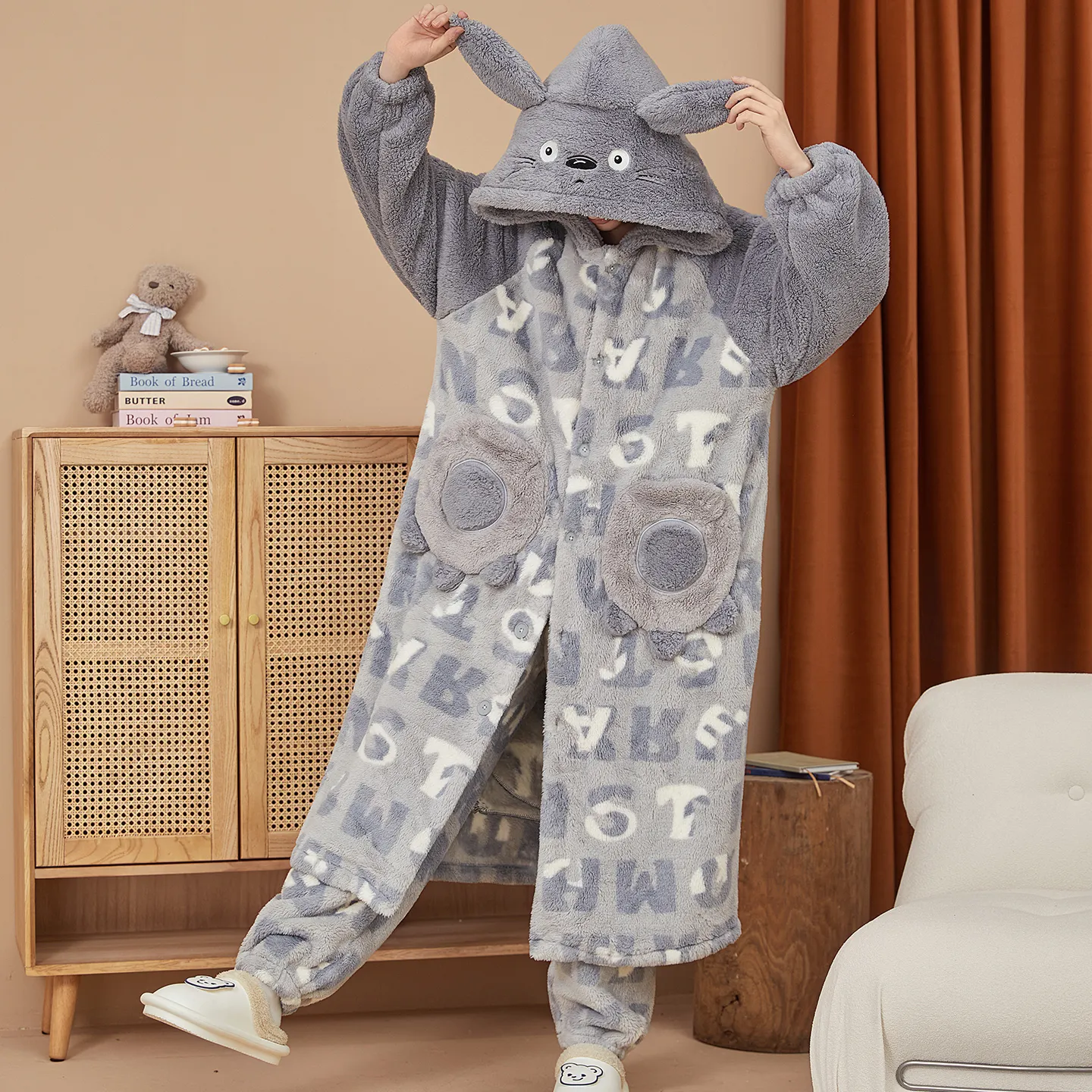 Nouveauté 2026 Ensemble de pyjama en polaire pour homme, modèle automne-hiver, robe de chambre doublée et épaissie, vêtement d'intérieur portable à l'extérieur · Grossiste · OEM · Mondial - View 1