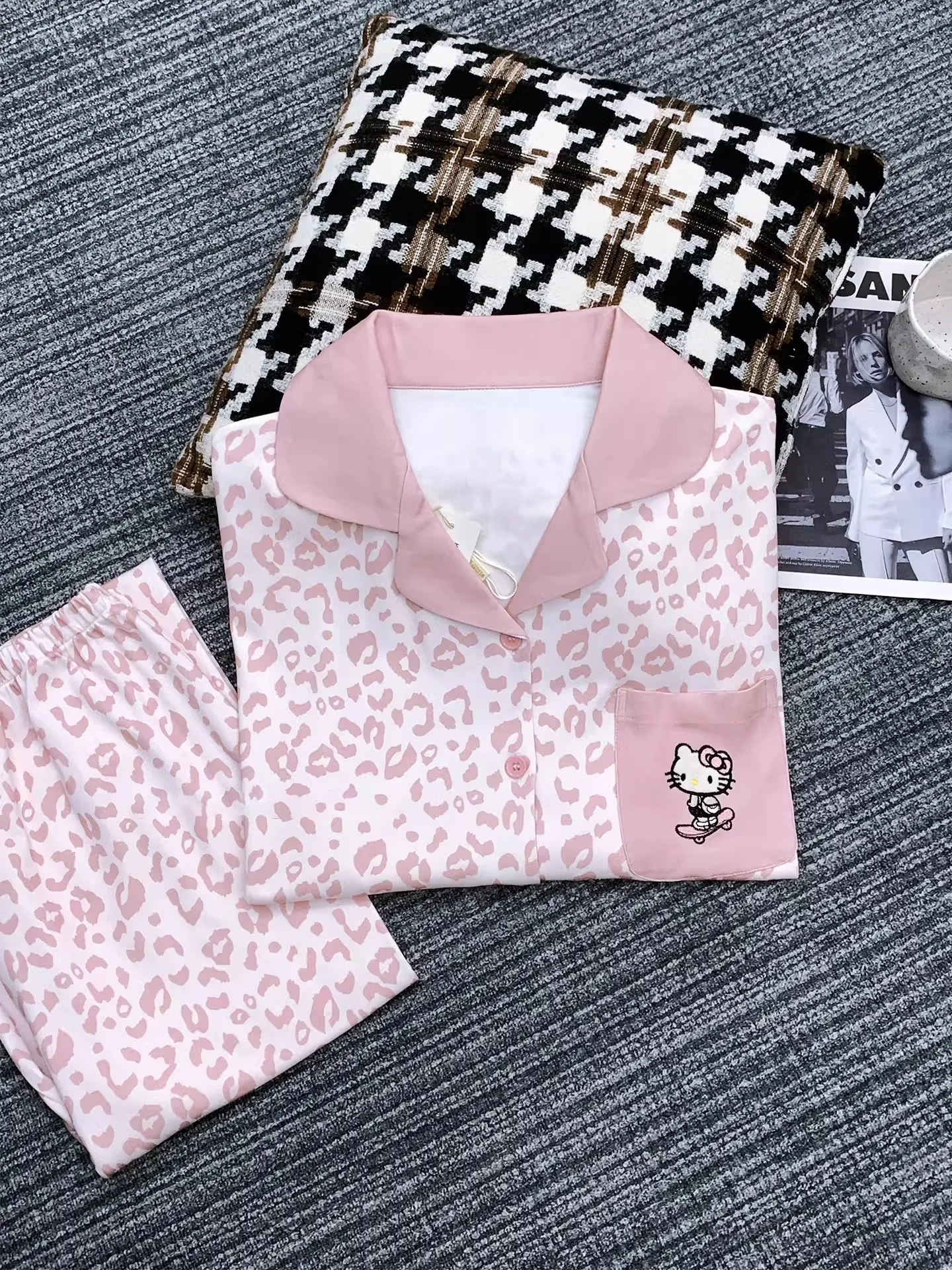 جديد حلو مقاسات كبيرة قابل للارتداء خارجاً قطن سحابي كرتوني KT قط نسائية بيجامة ملابس منزلية طقم · بيع بالجملة · تصنيع حسب الطلب · شحن عالمي - Detail 3