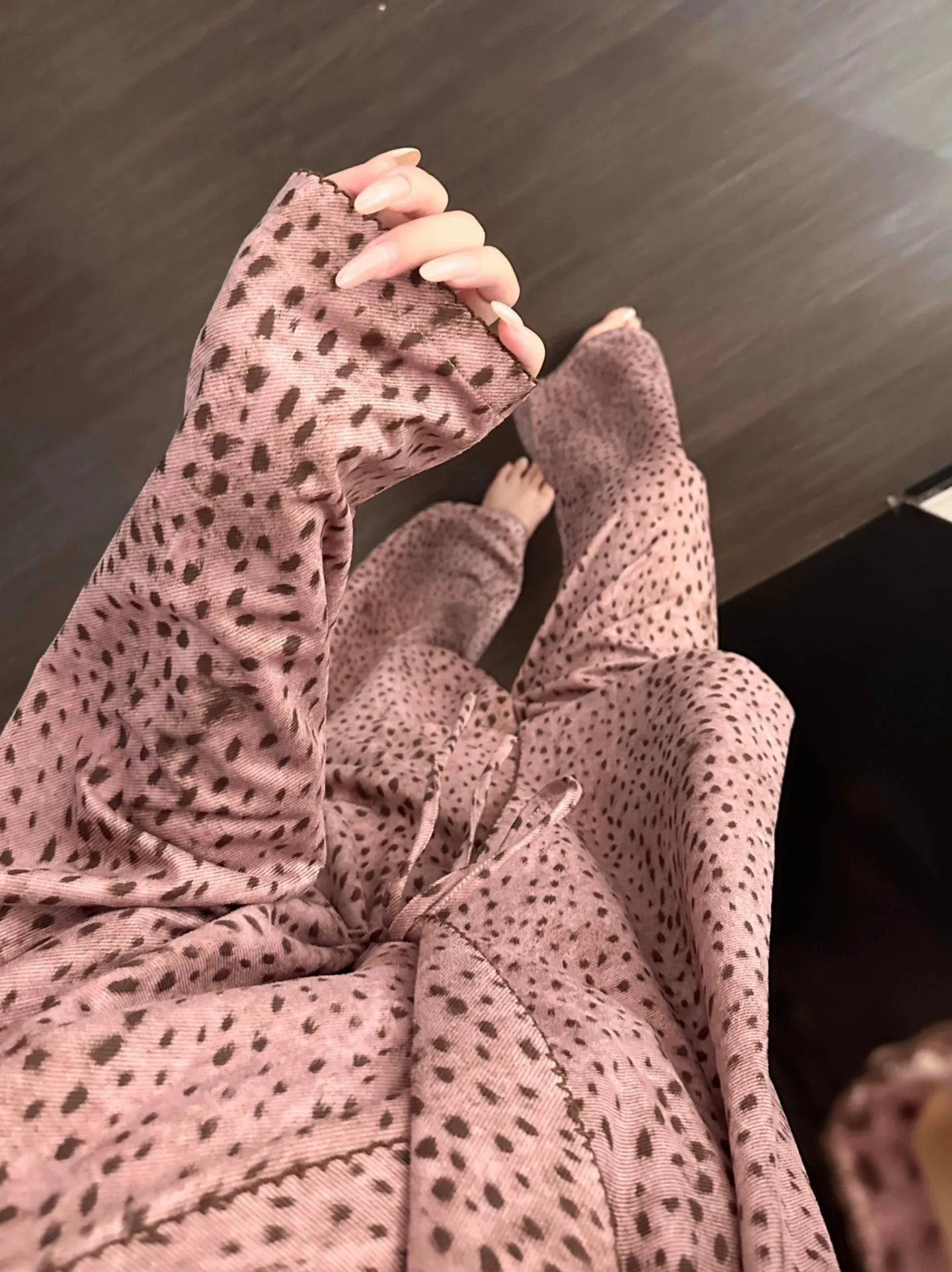 Ensemble pyjama femme 8354 imprimé léopard rose polaire épaisse version originale nouvelle collection hiver 2026 manches longues · Grossiste · OEM · Mondial - Detail 11
