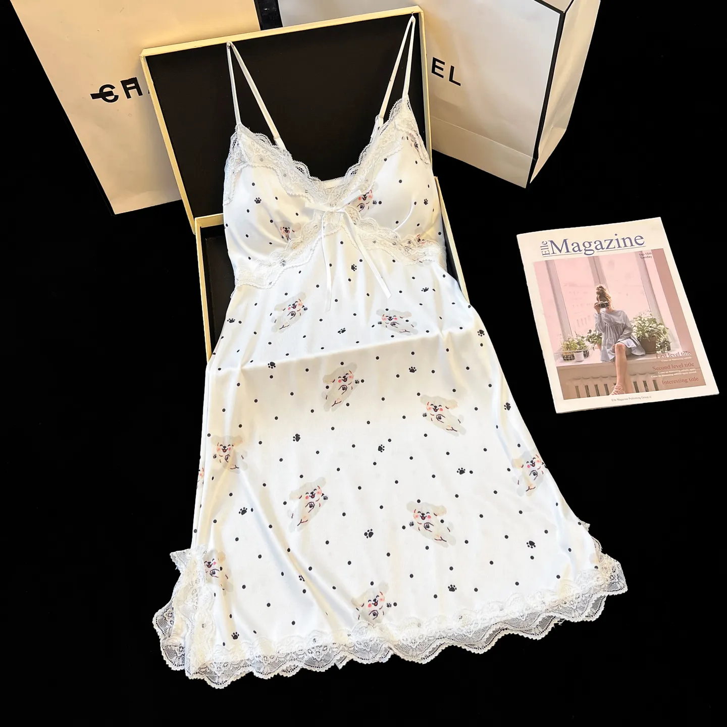 Musim Panas Ribbed Ice Silk Gaun Tidur Camisole Baru Manis Kartun Polka Dot Gaun Tidur Wanita dengan Bantalan Dada Renda Lepas · Grosir · OEM · Pengiriman Global