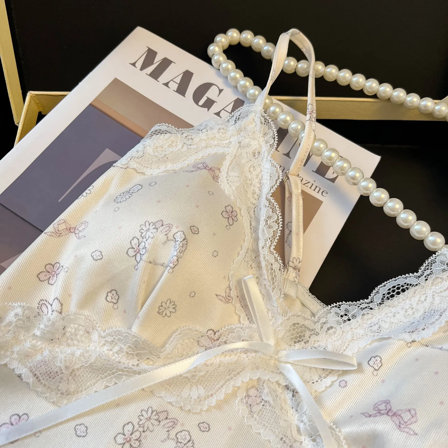Musim Panas Baru Piyama Wanita Kartun dengan Bantalan Dada Ribbed Ice Silk Cami Nightdress Lucu Rok Pendek Rumah · Grosir · OEM · Pengiriman Global - View 2