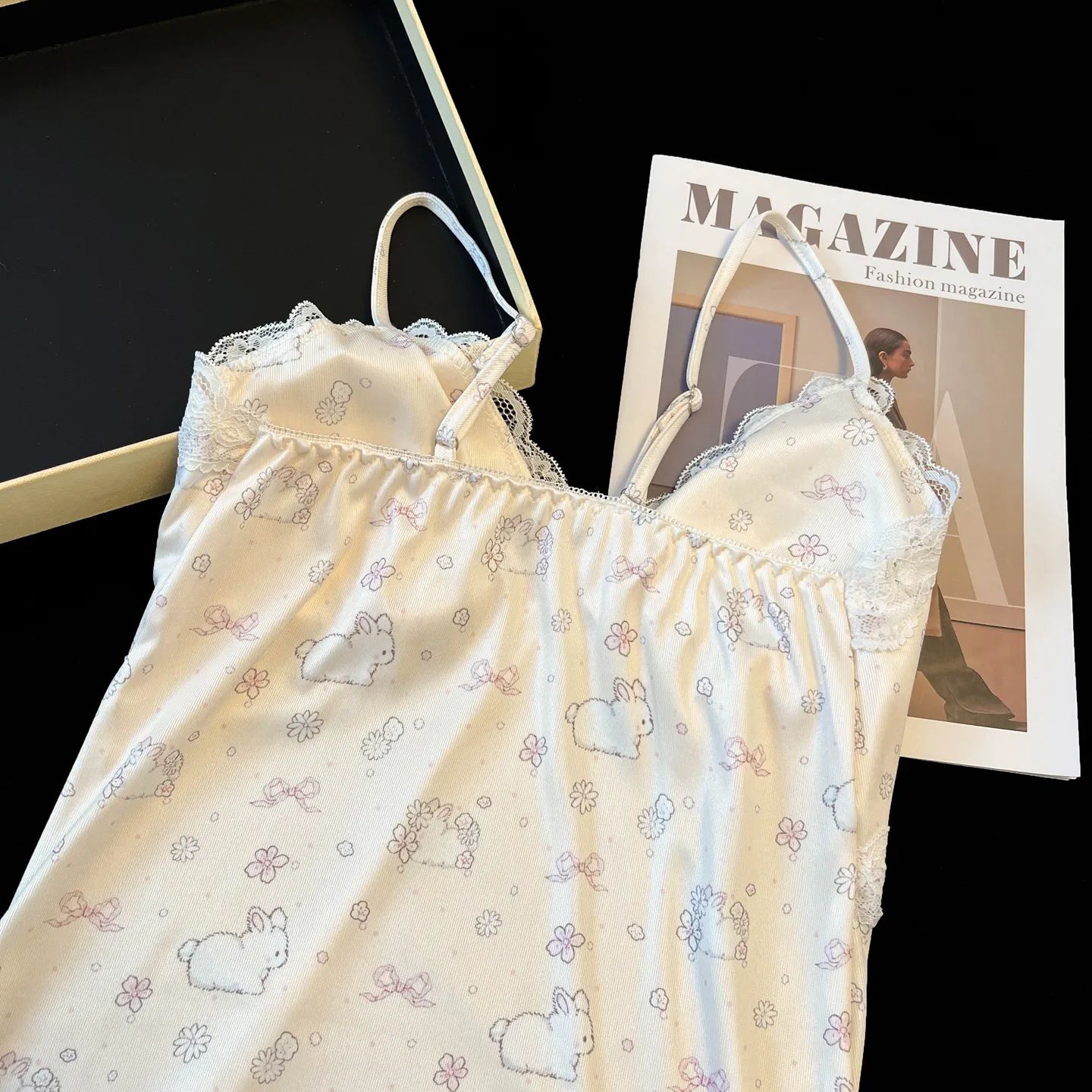 Musim Panas Baru Piyama Wanita Kartun dengan Bantalan Dada Ribbed Ice Silk Cami Nightdress Lucu Rok Pendek Rumah · Grosir · OEM · Pengiriman Global - View 3