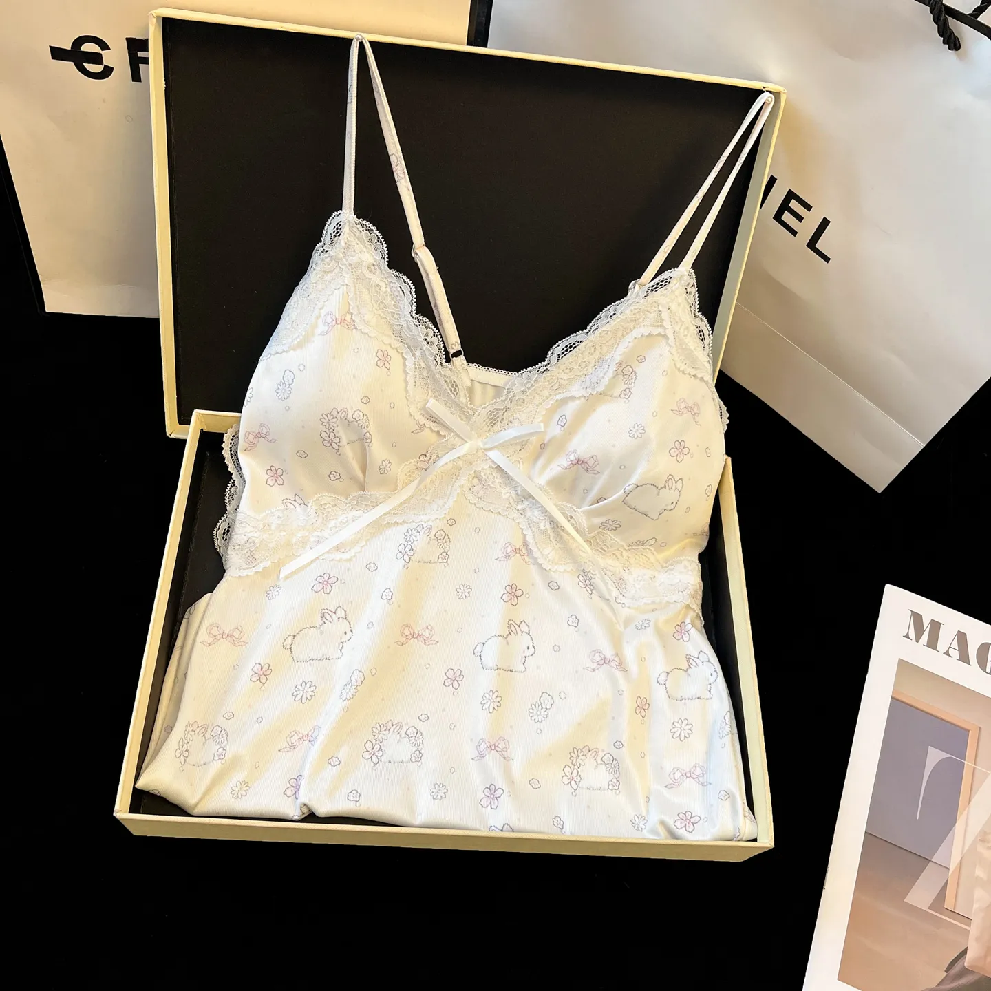 Musim Panas Baru Piyama Wanita Kartun dengan Bantalan Dada Ribbed Ice Silk Cami Nightdress Lucu Rok Pendek Rumah · Grosir · OEM · Pengiriman Global - View 1