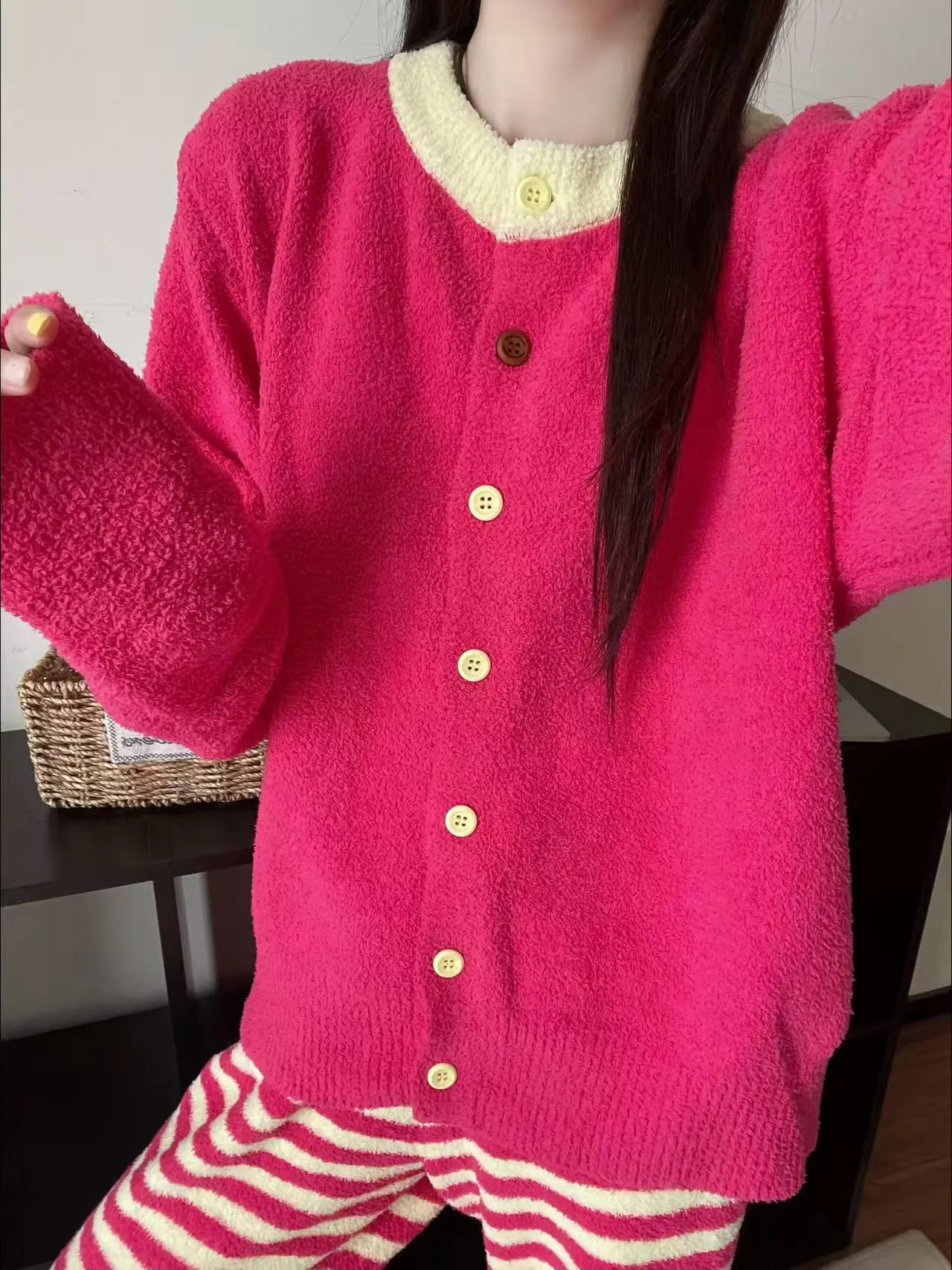 Pyjama femme en tricot à rayures design haut de gamme, ensemble de maison doublé polaire, épais et chaud · Grossiste · OEM · Mondial - Detail 4