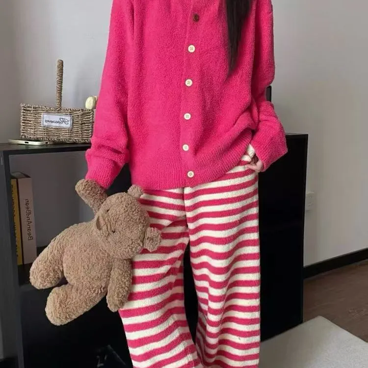 Pyjama femme en tricot à rayures design haut de gamme, ensemble de maison doublé polaire, épais et chaud · Grossiste · OEM · Mondial - View 1
