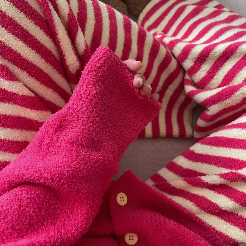Pyjama femme en tricot à rayures design haut de gamme, ensemble de maison doublé polaire, épais et chaud · Grossiste · OEM · Mondial - View 3