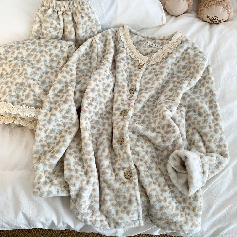 가을겨울 신상 산호绒 잠옷 여성용 두꺼운 보온 레이스 장식 라운드넥 카디건 꽃무늬 홈웨어 세트 · 도매 · OEM · 전 세계 배송 - View 1