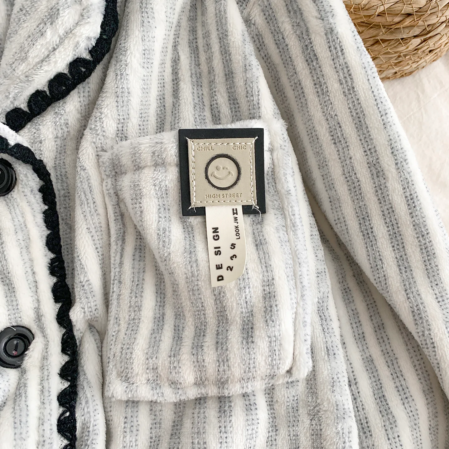 Korean Minimalist Premium Striped Couple Pajamas Women's Thickened Warm Flannel Men's Skin-Friendly Autumn Winter Loungewear · Wholesale · OEM · Worldwide Shipping - Detail 16