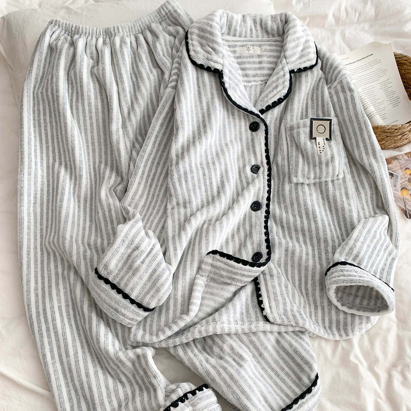 Korean Minimalist Premium Striped Couple Pajamas Women's Thickened Warm Flannel Men's Skin-Friendly Autumn Winter Loungewear · Wholesale · OEM · Worldwide Shipping - Detail 14