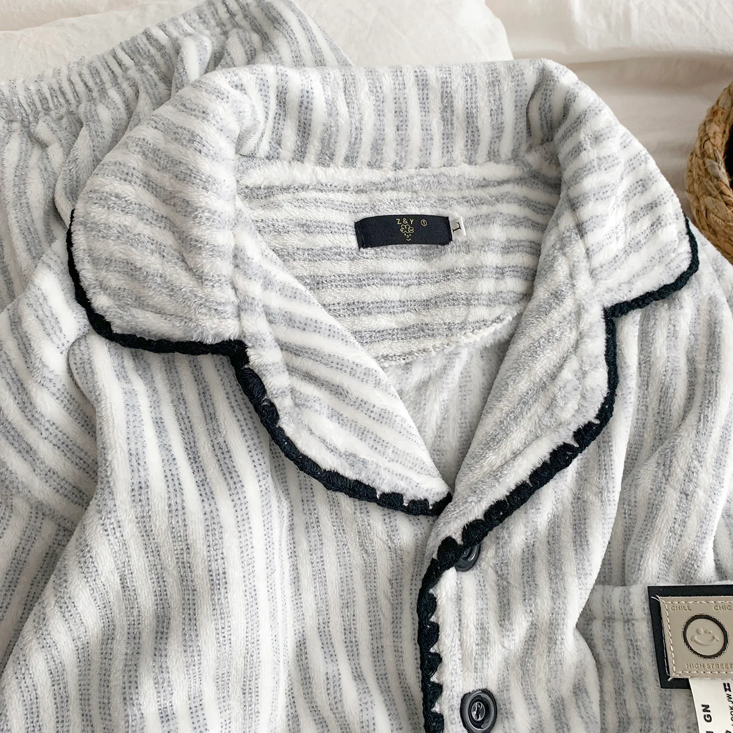 Korean Minimalist Premium Striped Couple Pajamas Women's Thickened Warm Flannel Men's Skin-Friendly Autumn Winter Loungewear · Wholesale · OEM · Worldwide Shipping - Detail 7
