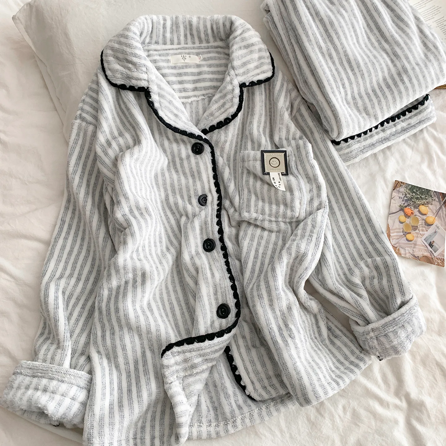 Korean Minimalist Premium Striped Couple Pajamas Women's Thickened Warm Flannel Men's Skin-Friendly Autumn Winter Loungewear · Wholesale · OEM · Worldwide Shipping - Detail 19