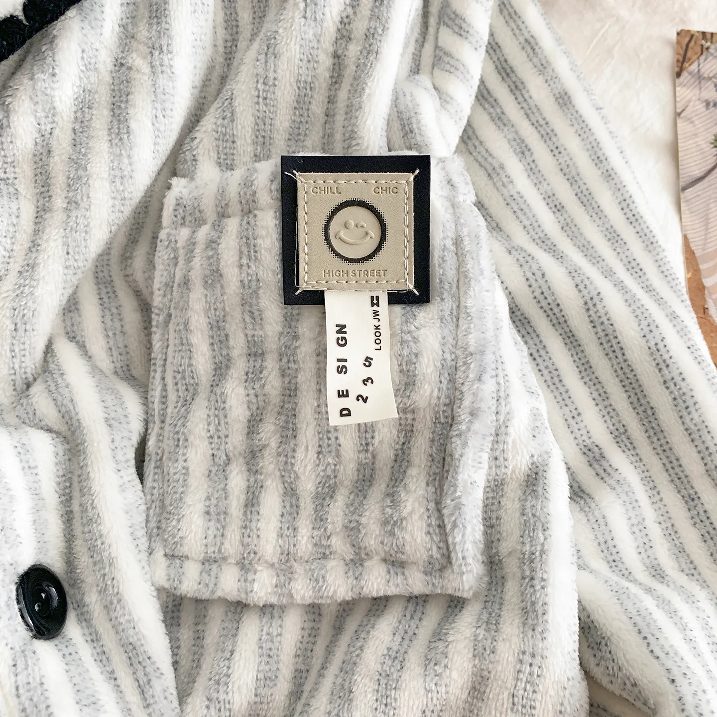 Korean Minimalist Premium Striped Couple Pajamas Women's Thickened Warm Flannel Men's Skin-Friendly Autumn Winter Loungewear · Wholesale · OEM · Worldwide Shipping - Detail 8