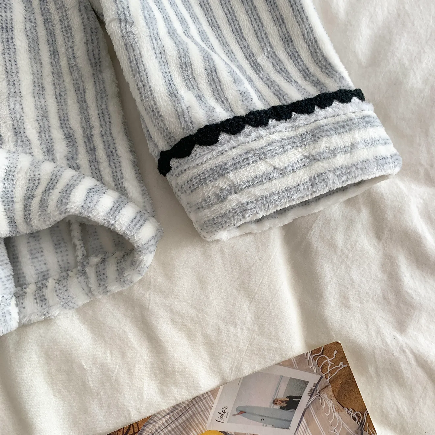 Korean Minimalist Premium Striped Couple Pajamas Women's Thickened Warm Flannel Men's Skin-Friendly Autumn Winter Loungewear · Wholesale · OEM · Worldwide Shipping - Detail 18