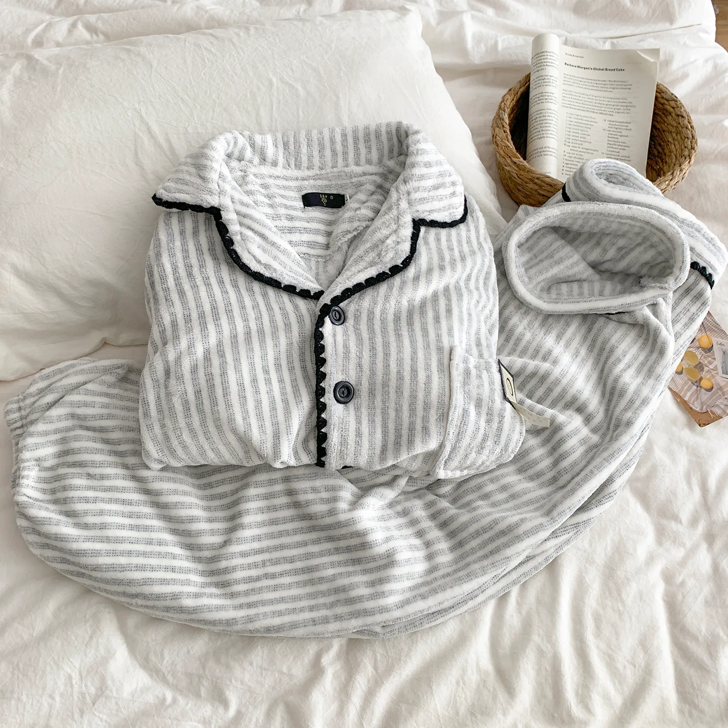 Korean Minimalist Premium Striped Couple Pajamas Women's Thickened Warm Flannel Men's Skin-Friendly Autumn Winter Loungewear · Wholesale · OEM · Worldwide Shipping - Detail 13