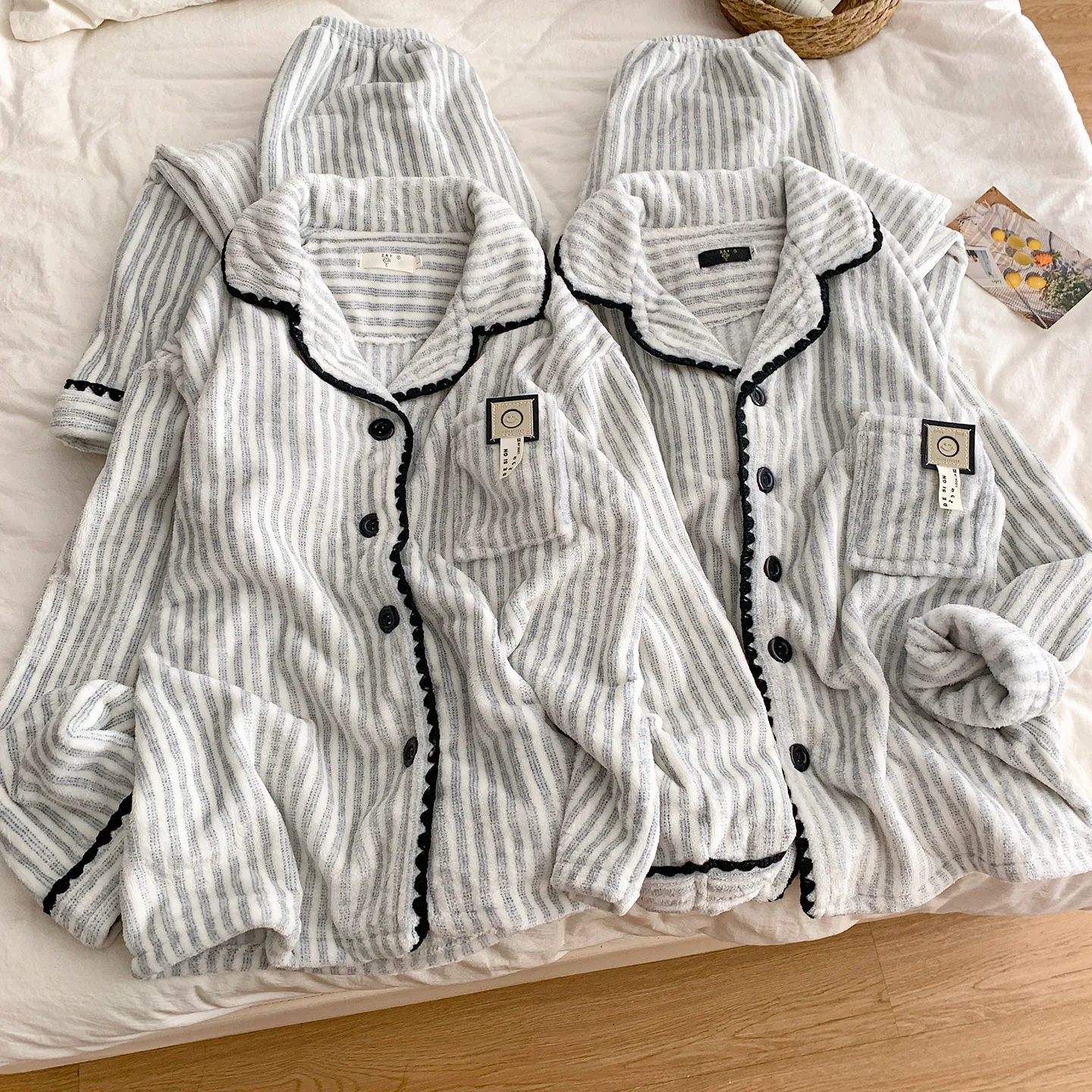 Korean Minimalist Premium Striped Couple Pajamas Women's Thickened Warm Flannel Men's Skin-Friendly Autumn Winter Loungewear · Wholesale · OEM · Worldwide Shipping - Detail 3