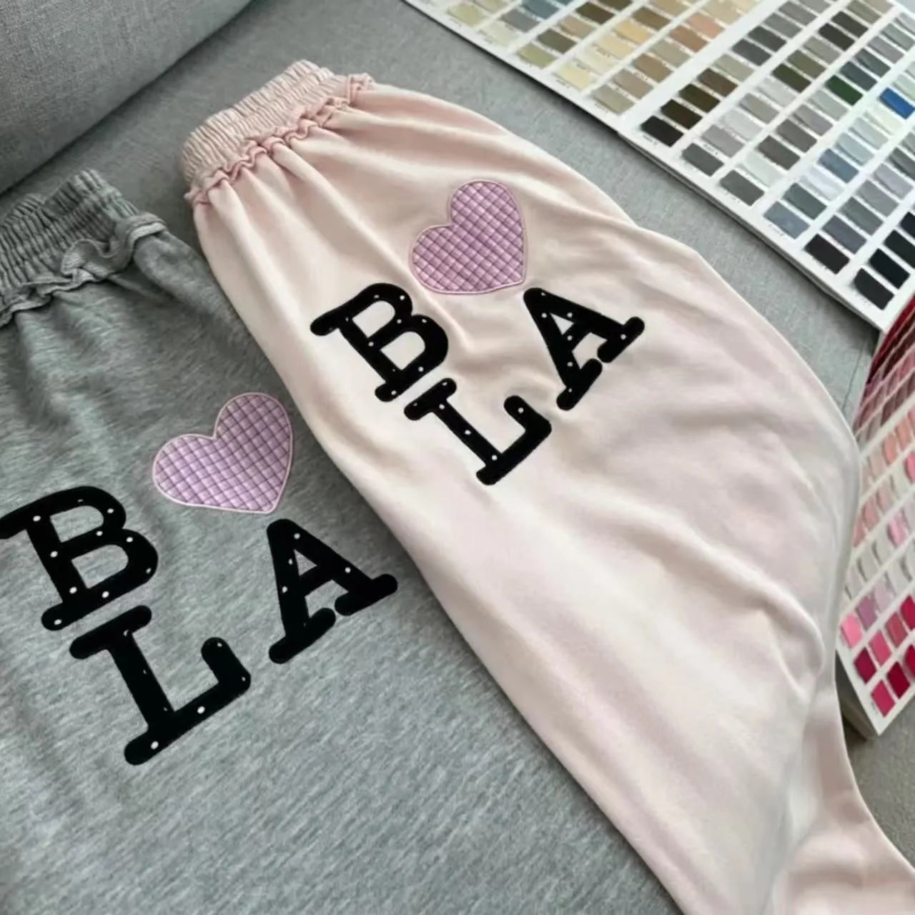 Set Lengan Panjang Celana Panjang Modal Dua Potong Musim Semi Musim Gugur Wanita Santai Sederhana Pakaian Rumah dengan Bantalan Dada Model Piyama · Grosir · OEM · Pengiriman Global - Detail 7