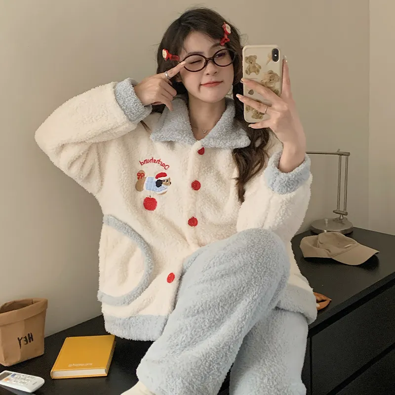 Pyjama femme chien et pomme de Noël en velours double face mi-moelleux, hiver, mignon, grande taille 220 jin, tenue d'intérieur · Grossiste · OEM · Mondial - View 1