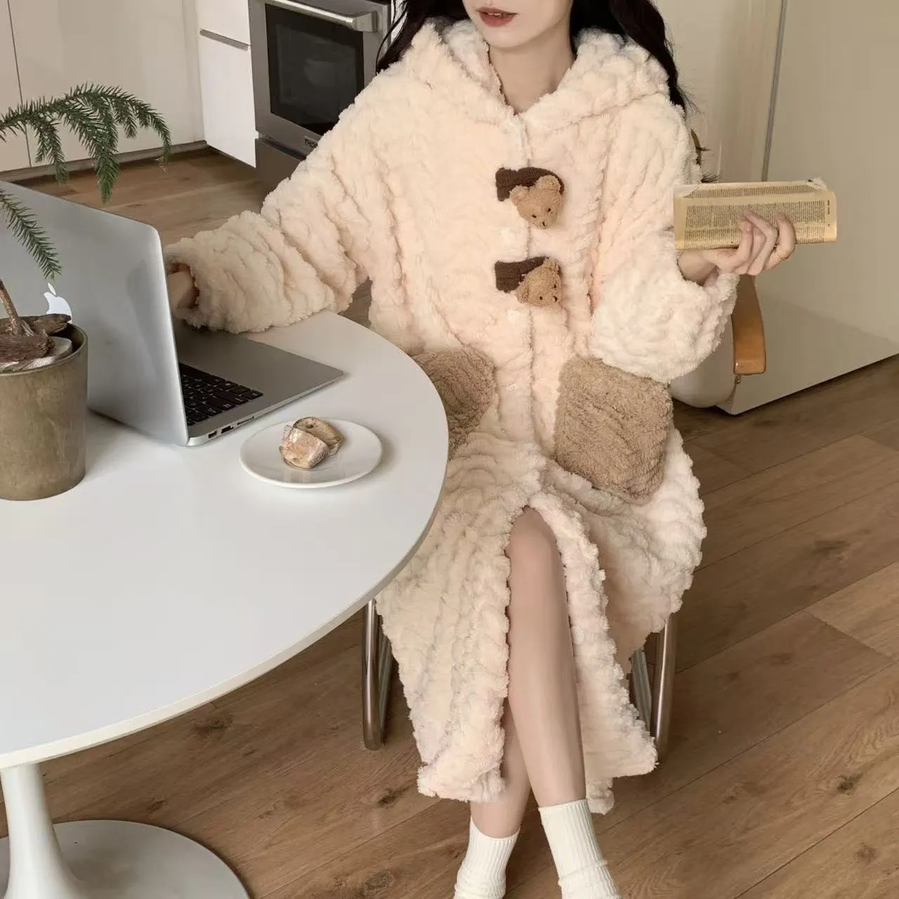 컬러 도트 겨울 카툰 로브 보온 귀여운 겨울 코랄 플리스 두꺼운 홈웨어 · 도매 · OEM · 전 세계 배송 - View 2
