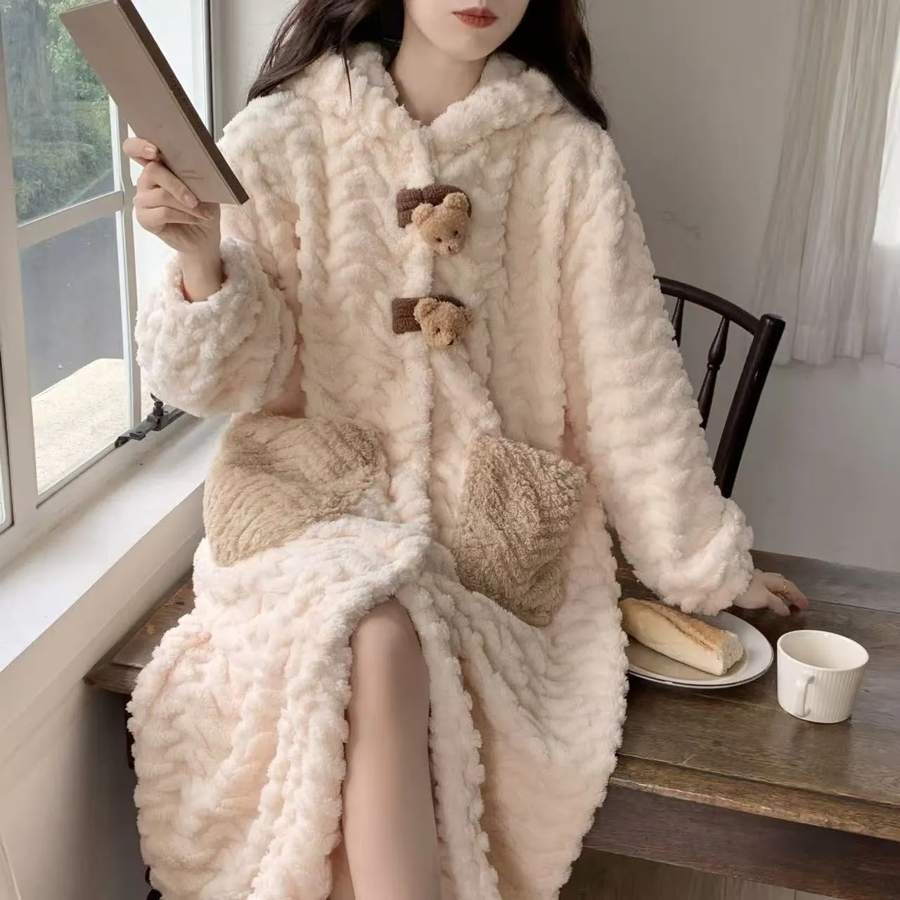 Pyjama femme points colorés hiver cartoon peignoir chaud mignon polaire corail épaissi homewear · Grossiste · OEM · Mondial - View 1