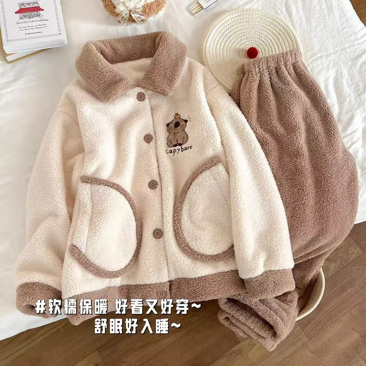 Nouvelle collection d'hiver pyjama femme polaire mi-côtelée col chemise manches longues pantalon long mignon cartoon chaud ensemble de maison · Grossiste · OEM · Mondial - Detail 4