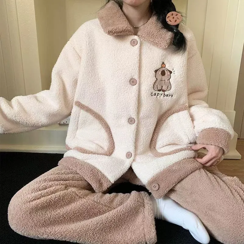 Nouvelle collection d'hiver pyjama femme polaire mi-côtelée col chemise manches longues pantalon long mignon cartoon chaud ensemble de maison · Grossiste · OEM · Mondial - Detail 3