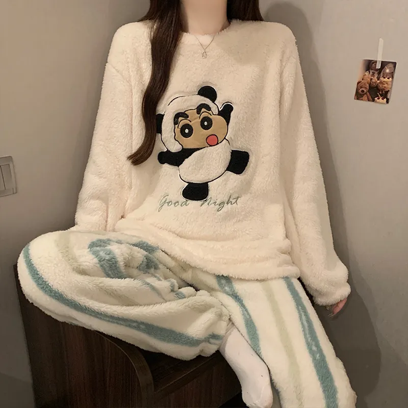 Pyjama femme en velours polaire d'hiver, col rond, manches longues, détente, cartoon, ensemble de maison · Grossiste · OEM · Mondial