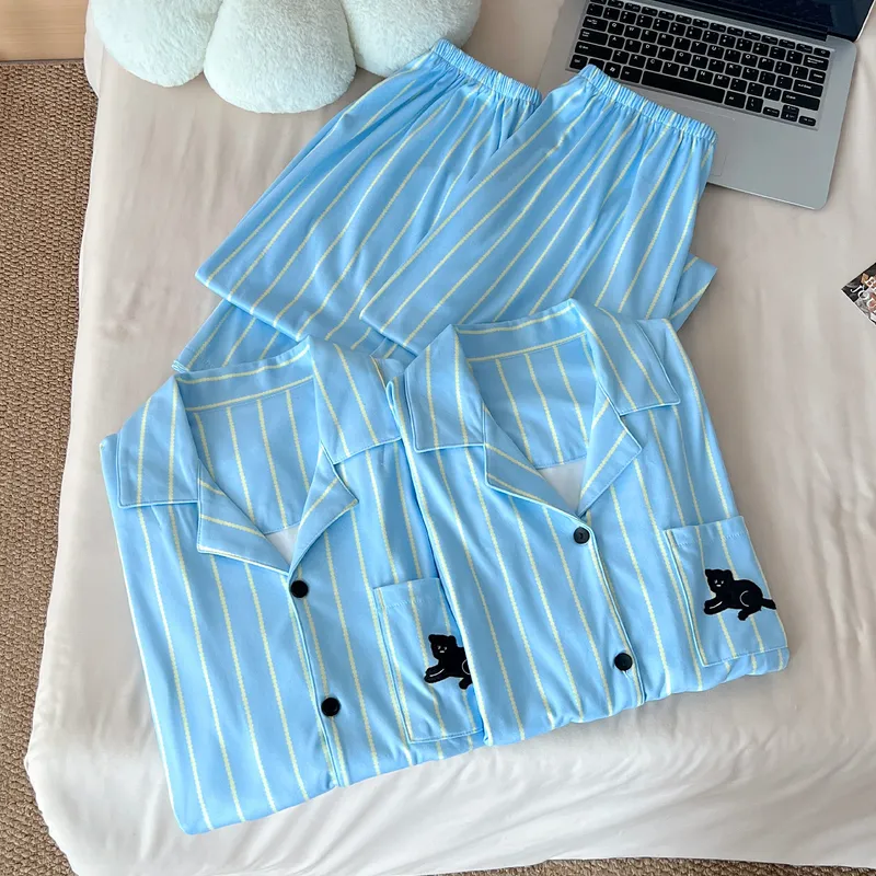 Nouvelle collection automne-hiver, ensemble pyjama couple en velours allemand avec col à motif cartoon · Grossiste · OEM · Mondial - View 3