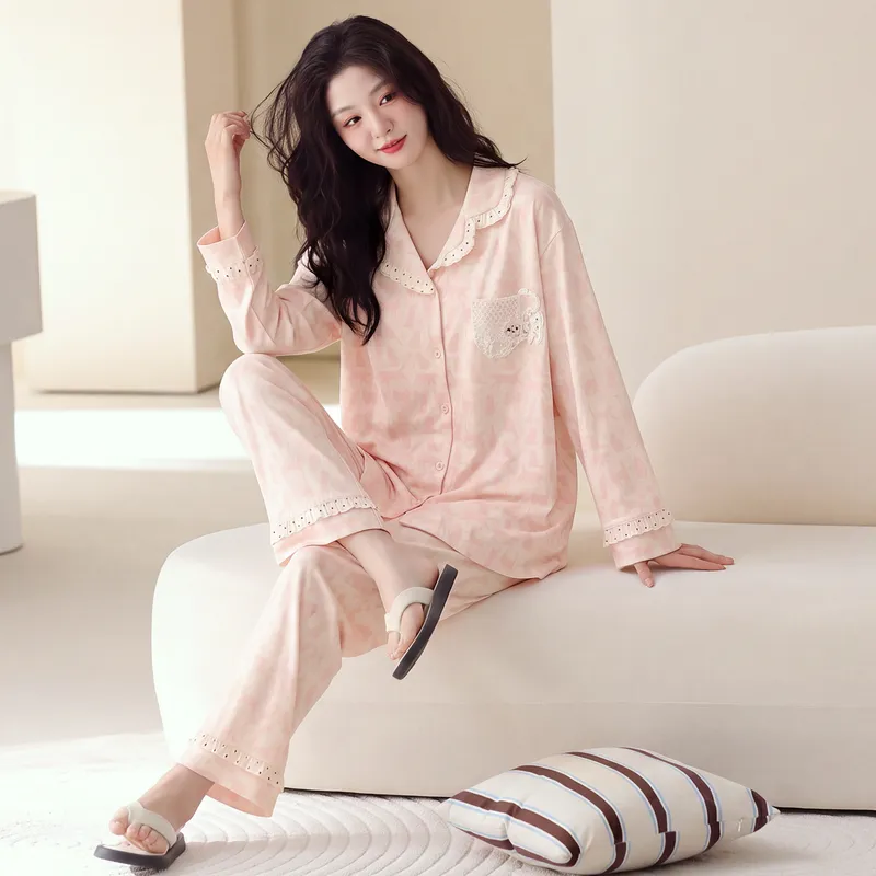 Piyama Katun Murni Model Terbaru Wanita Setelan Panjang Kartun Fashion Kerah Balik dengan Bantalan Dada Bisa Dipakai di Luar Rumah