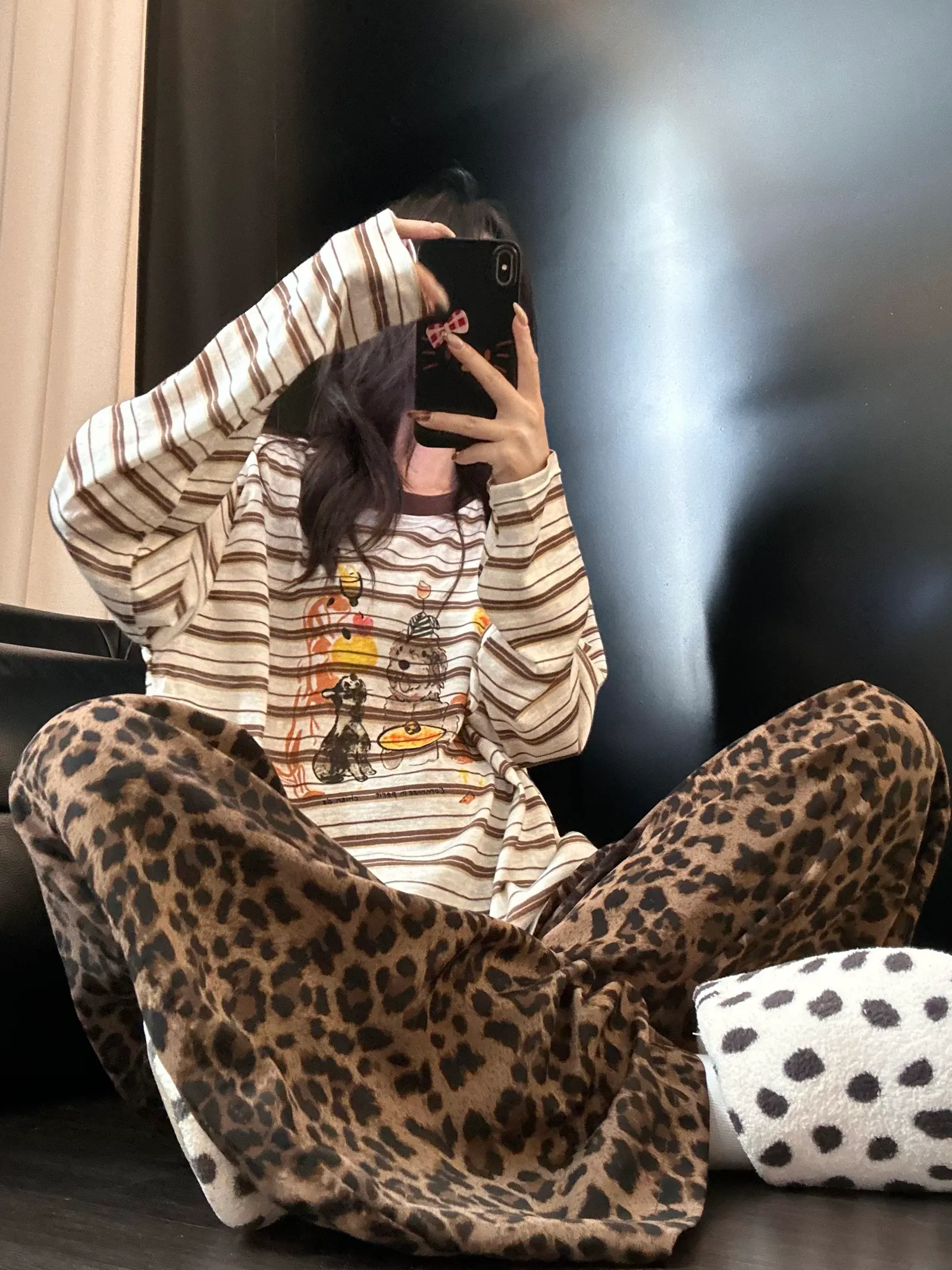 2026 New Autumn German Velvet Cartoon Long Sleeve Summer Pajama Sweet Design Wearable Plaid Loose Set · Wholesale · OEM · Worldwide Shipping - Detail 8