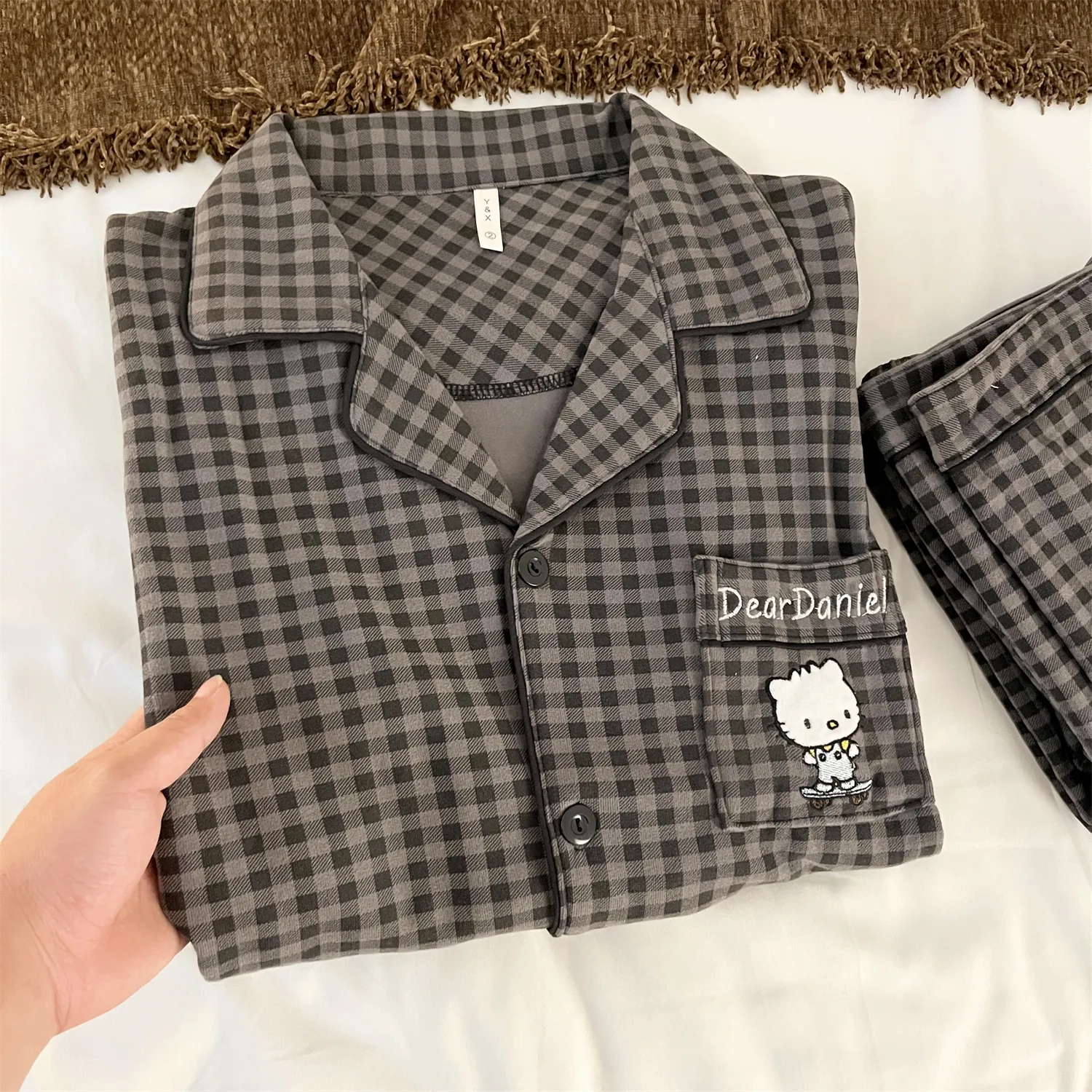 Men's German Velvet Black Plaid Daniel Pajamas Spring and Autumn New Cute Wearable Outside Sweet Style Loungewear Set · Wholesale · OEM · Worldwide Shipping - Detail 6