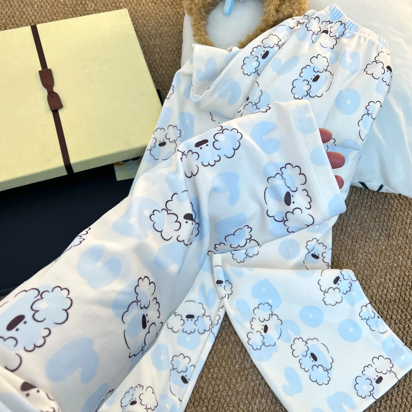 Spring Autumn New Couple German Velvet Long Sleeve Long Pants Two-Piece Set Simple Lapel Cardigan Loungewear · Wholesale · OEM · Worldwide Shipping - Detail 10