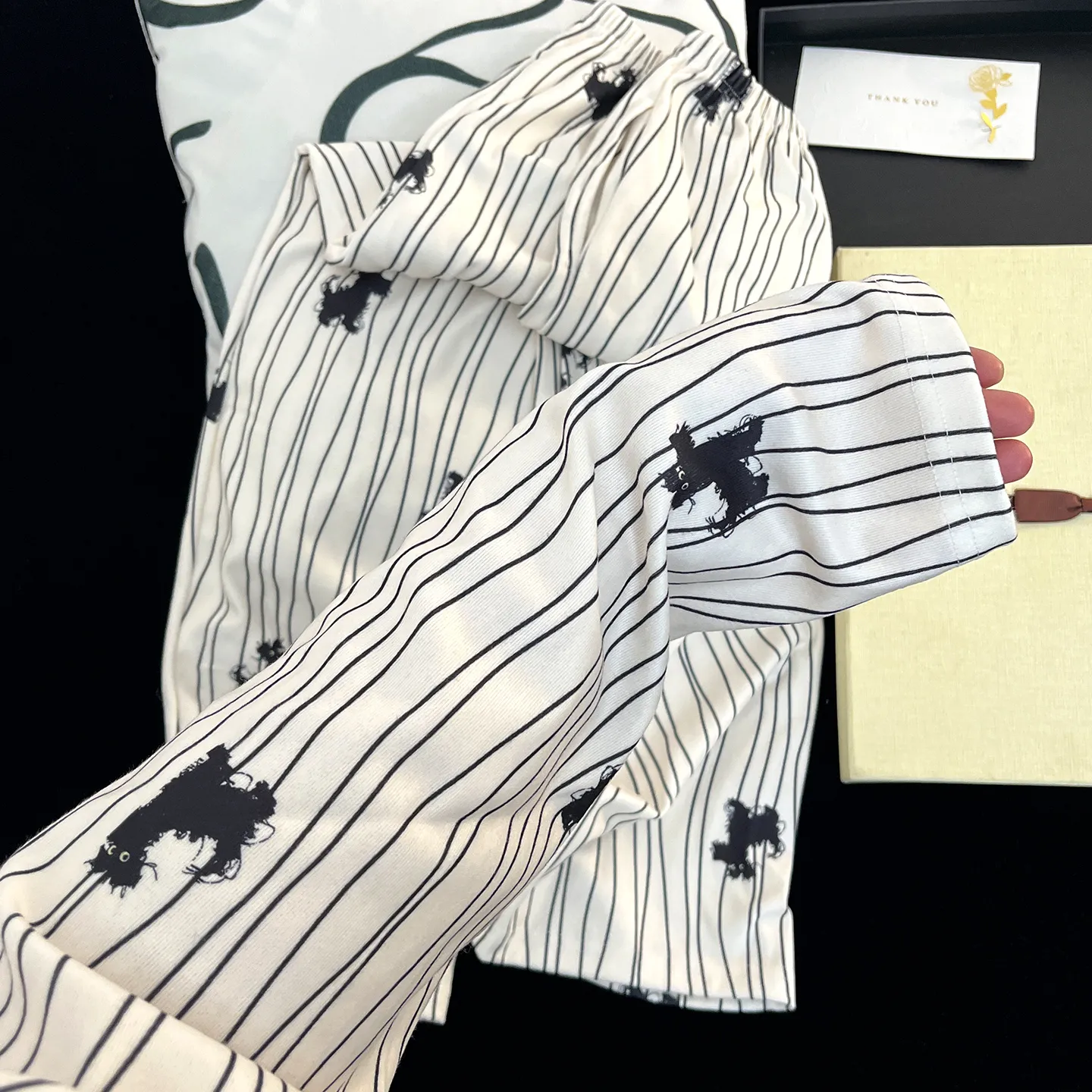 Spring Autumn New Couple's German Velvet Long Sleeve Long Pants Two-Piece Set Simple Lapel Cardigan Loungewear · Wholesale · OEM · Worldwide Shipping - Detail 10