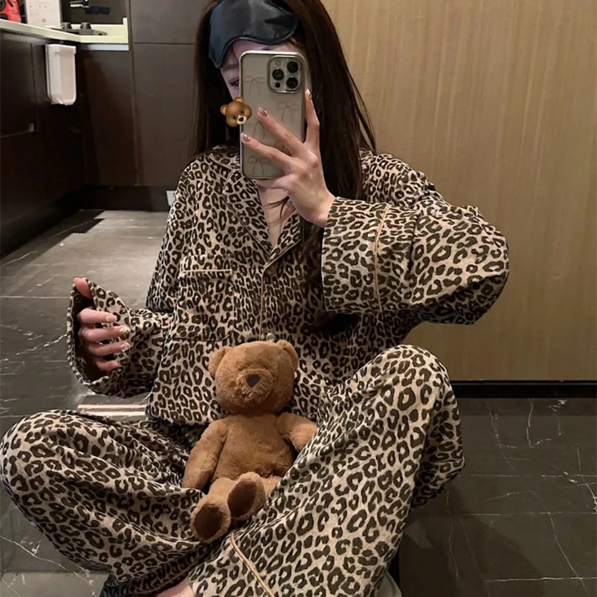 Set Piyama Wanita Motif Leopard Warna Cokelat Premium Bahan Dralon Lengan Panjang Musim Gugur Dingin Bisa Dipakai di Luar Gaya Manis · Grosir · OEM · Pengiriman Global - Detail 3