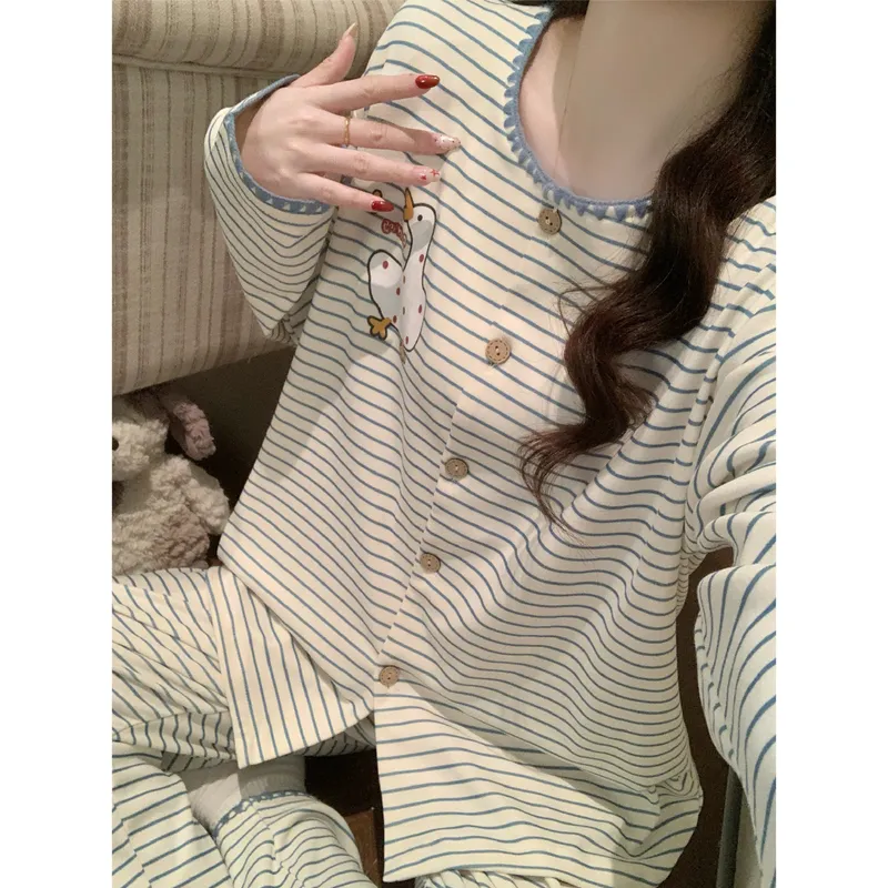 Setelan Piyama Lengan Panjang Celana Panjang Musim Gugur Musim Dingin Model Baru Bahan Dralon Kerah Bulat Motif Garis Horizontal Bebek Kartun Lucu Bisa Dipakai di Luar · Grosir · OEM · Pengiriman Global - View 4