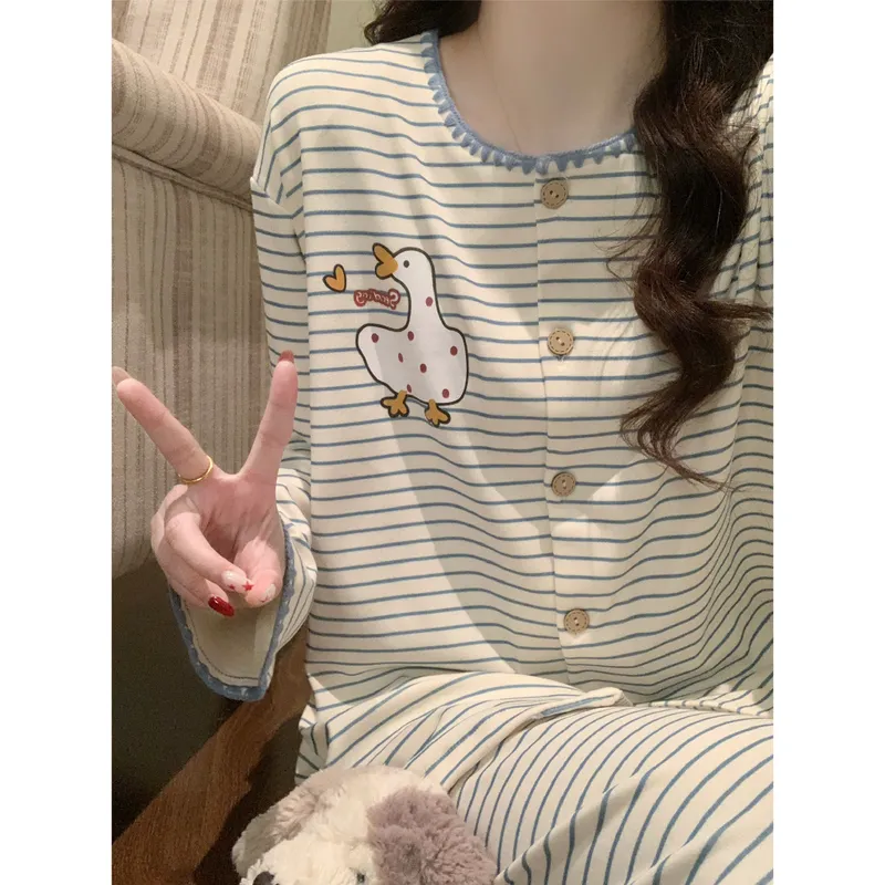 Setelan Piyama Lengan Panjang Celana Panjang Musim Gugur Musim Dingin Model Baru Bahan Dralon Kerah Bulat Motif Garis Horizontal Bebek Kartun Lucu Bisa Dipakai di Luar · Grosir · OEM · Pengiriman Global - View 2