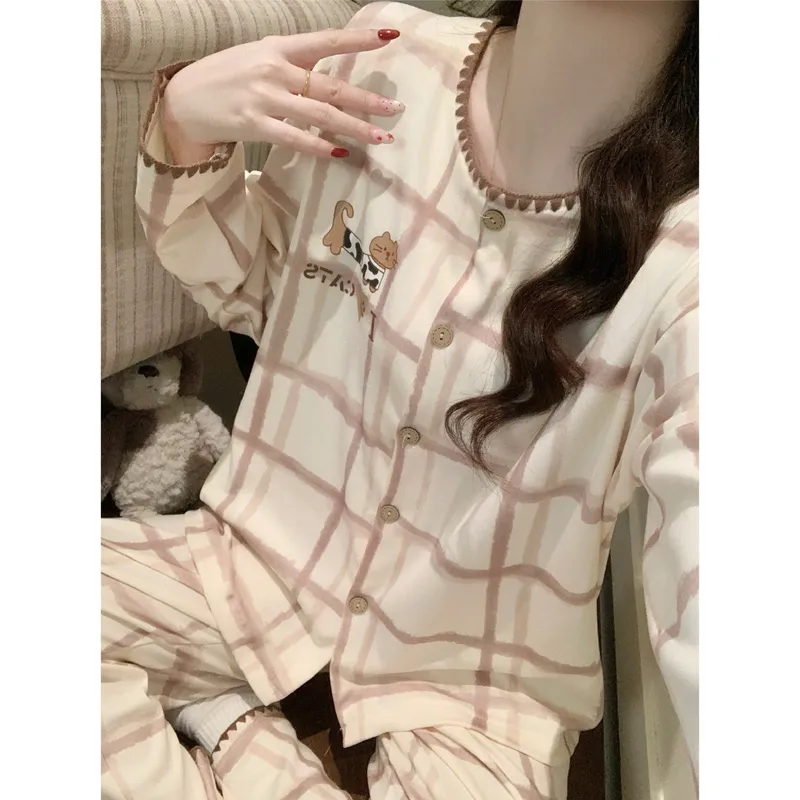 가을겨울 신상 더블라운드넥 핑크브라운 체크 고양이 긴팔 긴바지 귀여운 외출 가능 홈웨어 세트 · 도매 · OEM · 전 세계 배송 - View 3