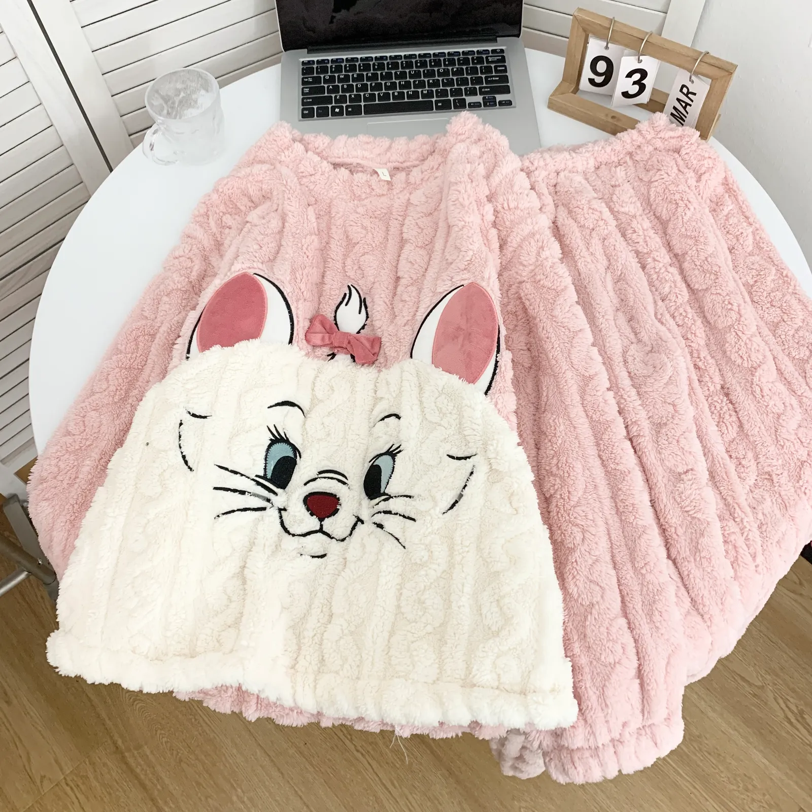 Couple #Cute Kitten Autumn Winter Jacquard Fleece Thickened Fleece Pajamas Couple Cute Cartoon Set Homewear · Wholesale · OEM · Worldwide Shipping - View 3